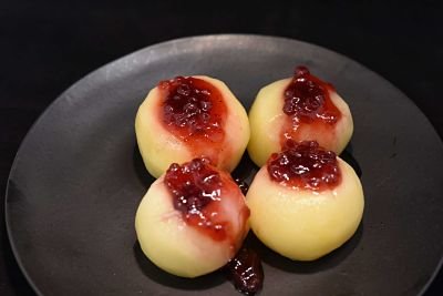 Appeltjes met veenbessensaus 4 st 