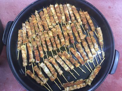 Souvlaki met dipsaus  ENKEL OP 23/24 EN 30/31 DEC 